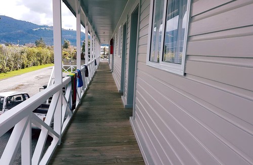 Rotorua Other | Cosy Cottage Thermal Holiday Park