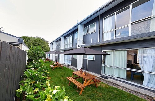 Tauranga Hotel | Roselands Motel