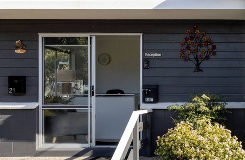 Tauranga Hotel | Roselands Motel