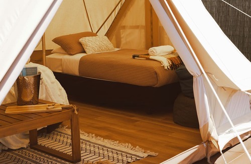 Marahau Hostel | The Barn Cabins & Camp