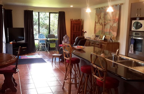 Springlands Bed & Breakfast | Jade Owl Bed and Breakfast