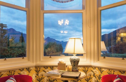 Queenstown City Centre Cabin | Hulbert House