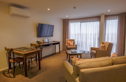 Wanaka Hotel | West Meadows Motel