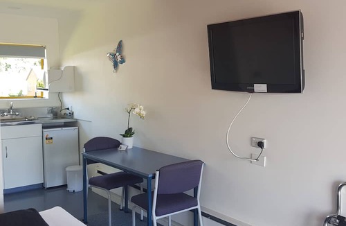 Te Puna Hotel | Accommodation Te Puna
