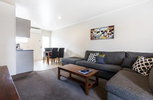 Tauranga South Hotel | Colonial Court Motor Inn