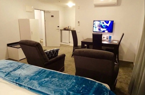 Hamilton Hotel | BKs Premier Motel Hamilton
