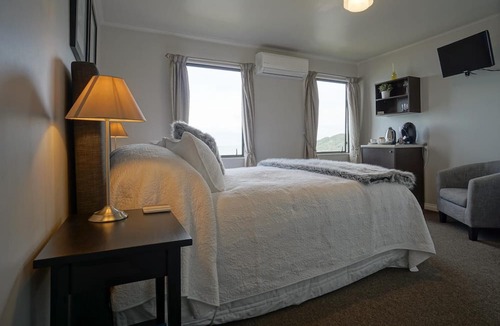 Bluff Bed & Breakfast | Lands End Boutique Hotel
