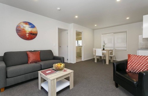 Taupo Hotel | Acacia Lake View Motel