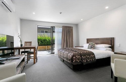 Taupo Hotel | Acacia Lake View Motel
