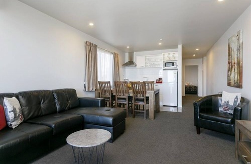 Taupo Hotel | Acacia Lake View Motel