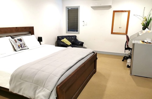 Henderson Bed & Breakfast | Lush & Co Auckland Bed & Breakfast