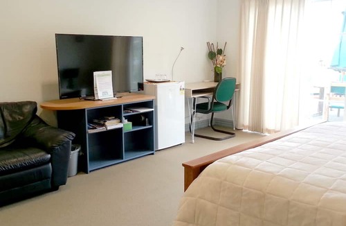 Henderson Bed & Breakfast | Lush & Co Auckland Bed & Breakfast