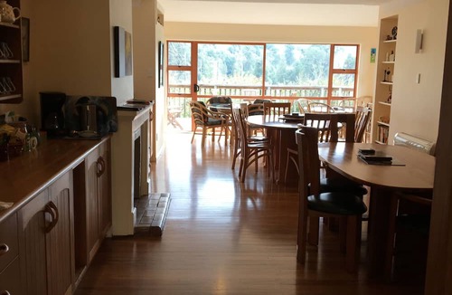 Waitomo Caves House | Waitomo Caves Guest Lodge