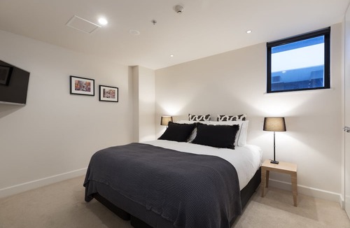 Mount Maunganui Apartment | Enjoy sea peeps to the Main Beach.