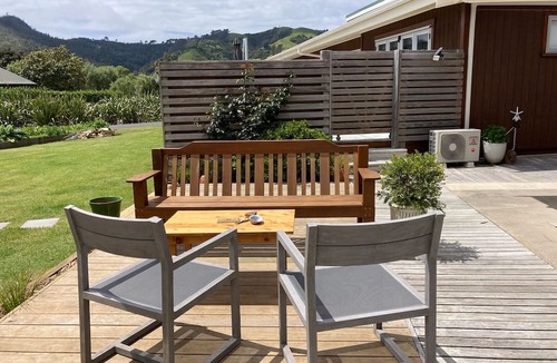 Kuaotunu Cottage | "Beach Baby" Cottage is a 3 min flat walk to the long sandy beach. Fab swimming