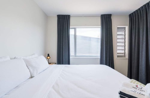 Parnell Apartment | Spacious Home Near CBD | SPA Pool | Parking | 3BR