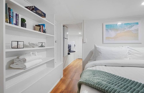Glen Eden Apartment | The Nifty Nook Studio with Parking and Wi-fi