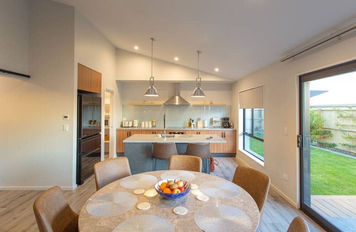 Prebbleton Apartment | Warm Safe Quiet Spacious Family Home, Sleeps 7
