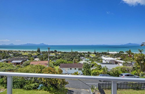 Waipu Cove House | Surfers Lookout - Waipu Cove Holiday Home