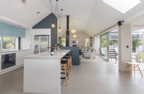 Mount Pisa House | The Lakehouse - Cromwell Holiday Home