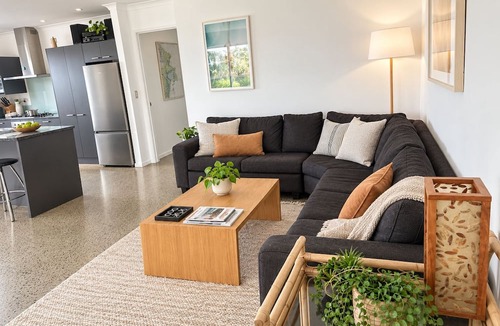Omaha House | 5 bedroom beach house | 3-min walk to beach | Sleeps 12 🏝️