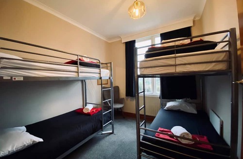 Raetihi Cabin | Close to Mt Ruapehu ski fields, ideal for family reunions, 14 rooms & 6 cabins
