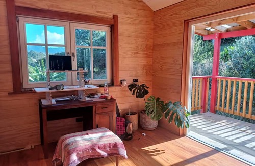 Raglan House | Kauri Homestead: Family Hideaway in Raglan's Heart