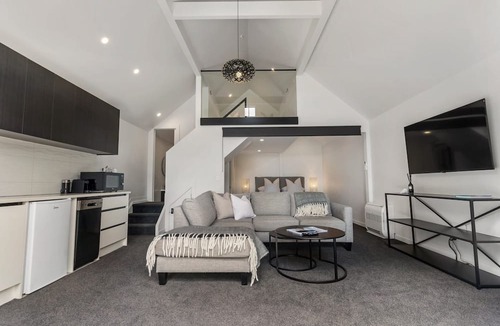 Mangawhai Villa | Unwind in Style: The Ultimate Luxe Group Getaway