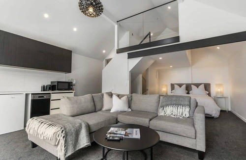 Mangawhai Villa | Luxury Villa: Romantic Escape w/Breathtaking Views