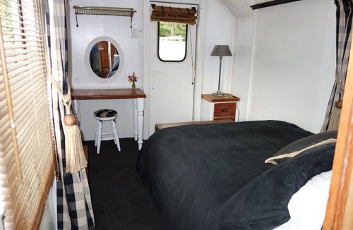 Lower Hutt House | Tiny House Train-eco Stay