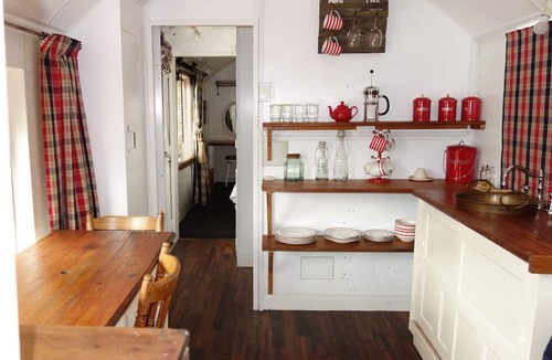 Lower Hutt House | Tiny House Train-eco Stay