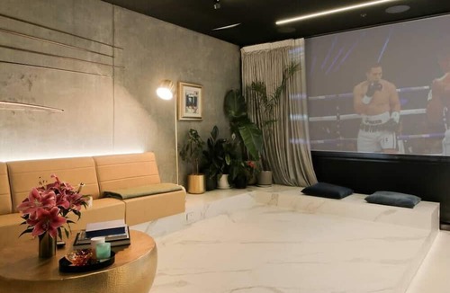 Grey Lynn Apartment | Entertainers penthouse with 5 bedrooms pool & spa