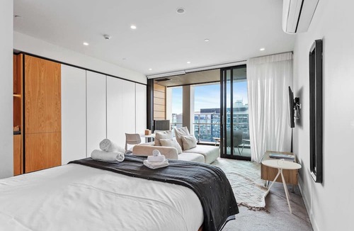 Auckland Central Business District Apartment | Modern Studio in Wynyard Quarter by Zodiak Stays