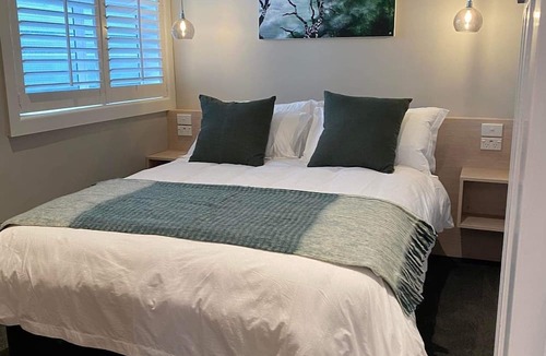 Thorndon Apartment | Tinakori Village Retreat - Renovated apartment in a charming heritage building