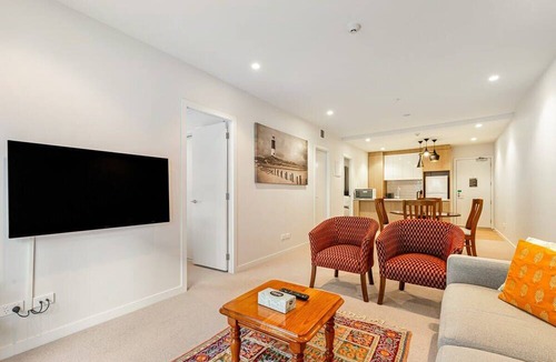 Mount Eden Apartment | Spacious Mount Eden Apartment