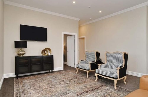 Kaiapoi Apartment | Kaiapoi Luxury Accommodation 2-Historic and Luxury Apartment in Kaiapoi