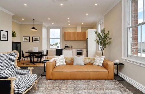 Kaiapoi Apartment | Kaiapoi Luxury Accommodation 2-Historic and Luxury Apartment in Kaiapoi