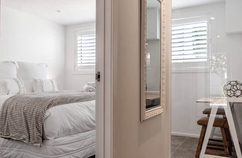 Mission Bay Apartment | Luxury Apart, Garden View, Beachside, Full Kitchen