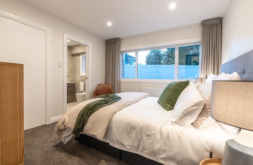 Grey Lynn Villa | The Village Reserve