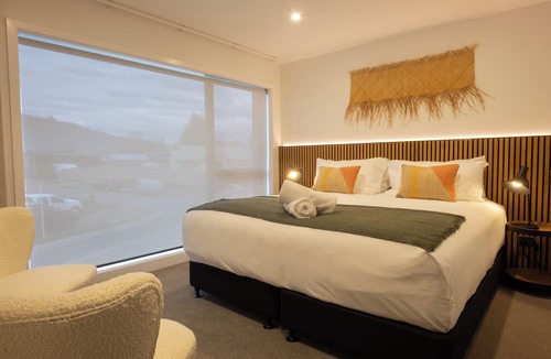 Albert Town Apartment | Alpine Junction Townhouse Apartments