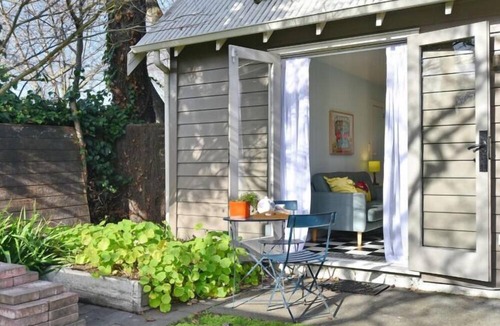 Linwood Apartment | Louisa Chandler – Retro Charm by the City