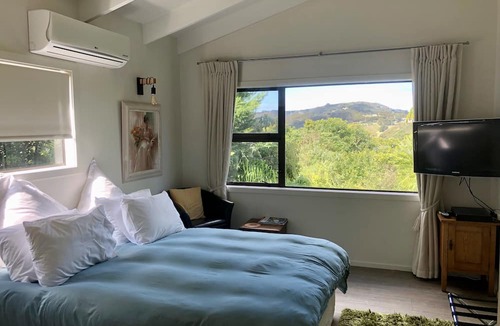 Ostend Apartment | Le Chalet Waiheke Apartments