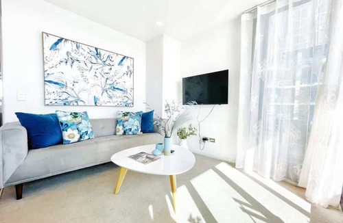 Auckland Central Business District Apartment | Amazing Harbour & Sea View 2Bd & 2Bth with Aircon Near Skytower & Britomart