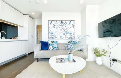 Auckland Central Business District Apartment | Amazing Harbour & Sea View 2Bd & 2Bth with Aircon Near Skytower & Britomart