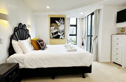 Newton Apartment | *Pool, spa, two balconies, park views!*