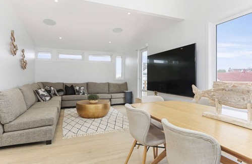 Mission Bay Apartment | Escape to a Private Beachside Family Retreat