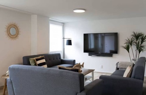Mission Bay Apartment | Chic on the Beach | Full Kitchen, Free Parking