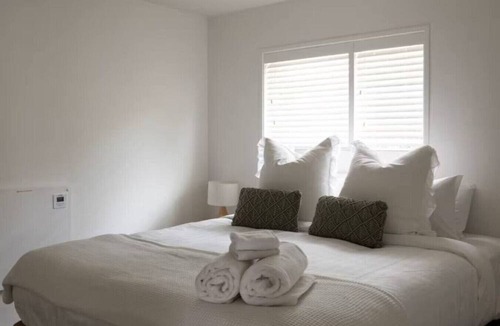 Mission Bay Apartment | Chic on the Beach | Full Kitchen, Free Parking