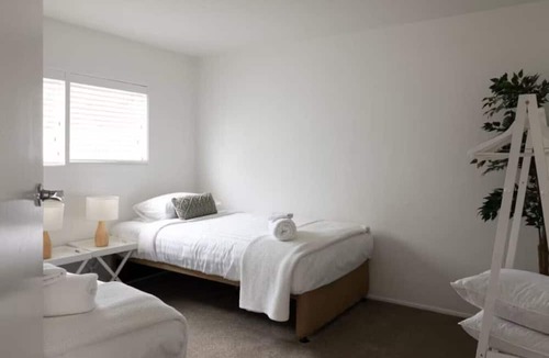 Mission Bay Apartment | Chic on the Beach | Full Kitchen, Free Parking