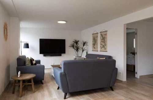 Mission Bay Apartment | Chic on the Beach | Full Kitchen, Free Parking